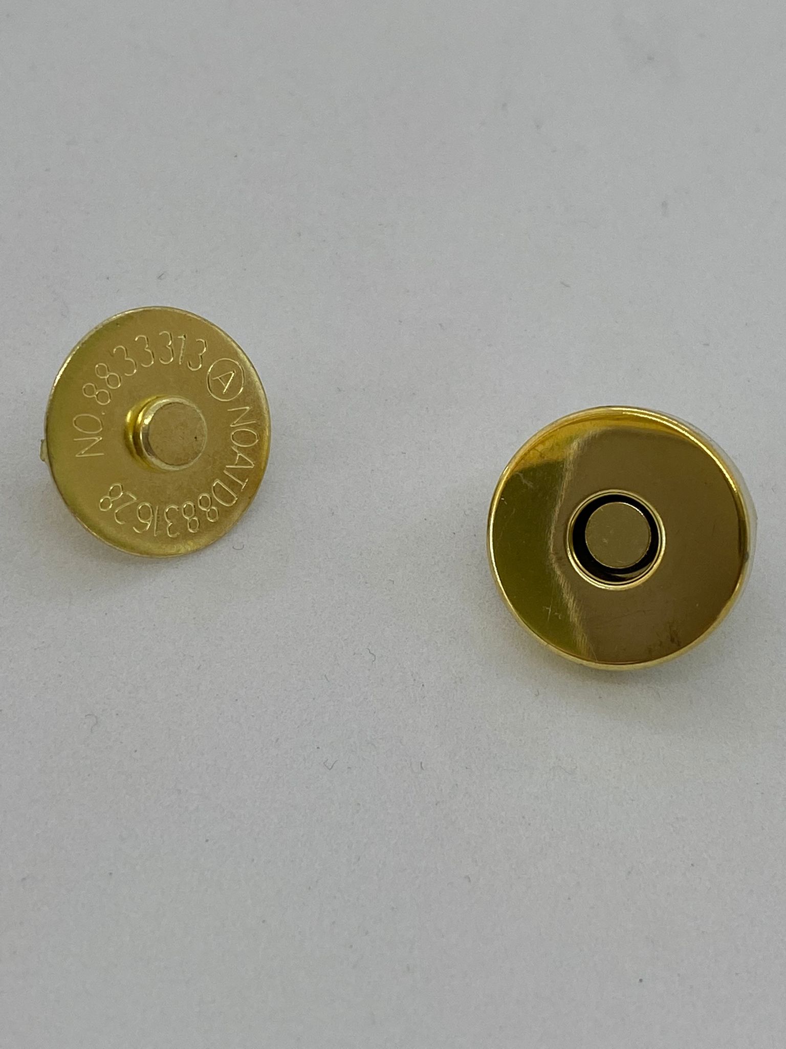 Mıknatıslı Geçmeli Çanta Çıtçıtı Gold